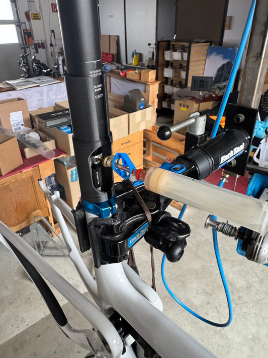 Reverb Entlüftungshilfe Halterung Bleeding Tool bracket Shipping Protection