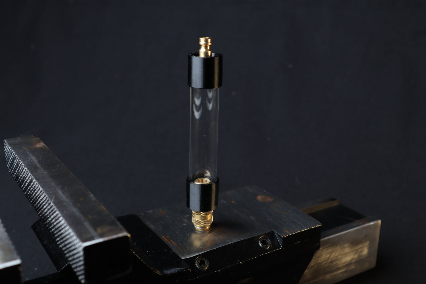 Vacuum bleed mini tank